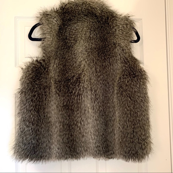 Outdoor Edition by Parkhurst Faux Fur Vest - Picture 2 of 7